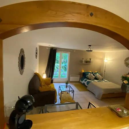 Appartement Cosy avec jardin privatif et garage Fontainebleau Extérieur photo